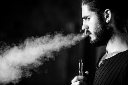 Einweg Vapes im Vergleich und inspirierende bilder von riccardo e-zigaretten store frankfurt am main zeigen Modelle, Farben und Tipps
